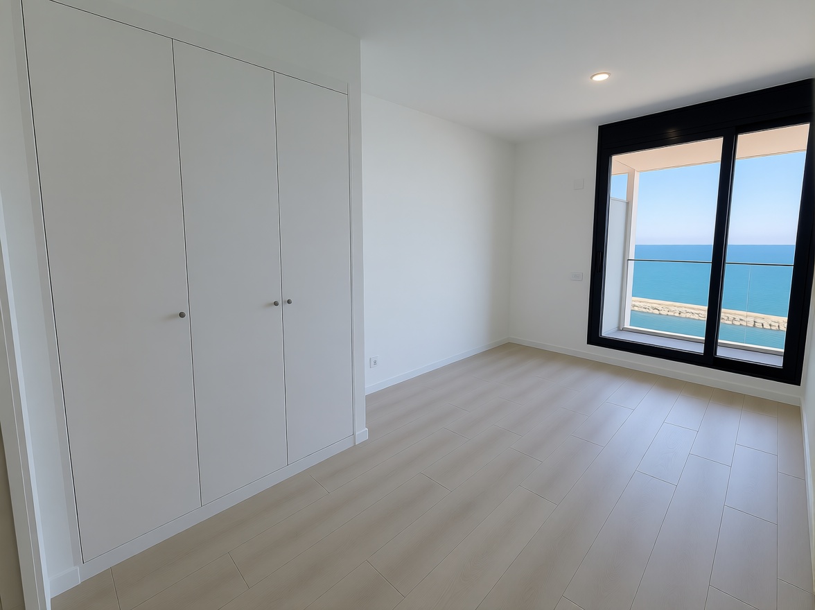 Flat for sale frontline beach in Badalona — Bedroom