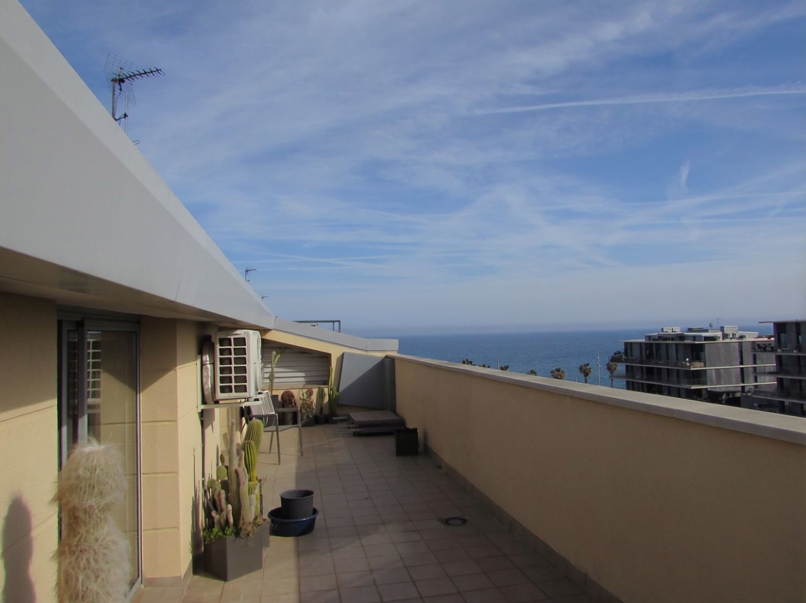 Duplex à venda pé na areia em Badalona