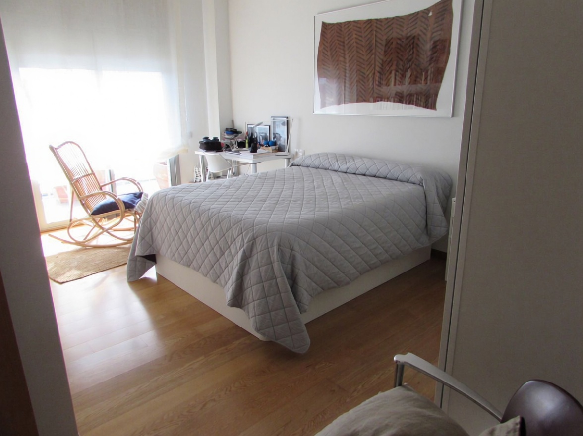 Duplex for sale frontline beach in Badalona — Bedroom