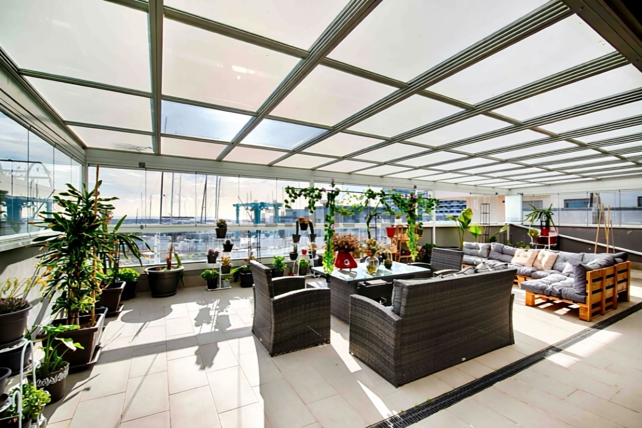 Flat for sale frontline beach in Badalona — Kitchen