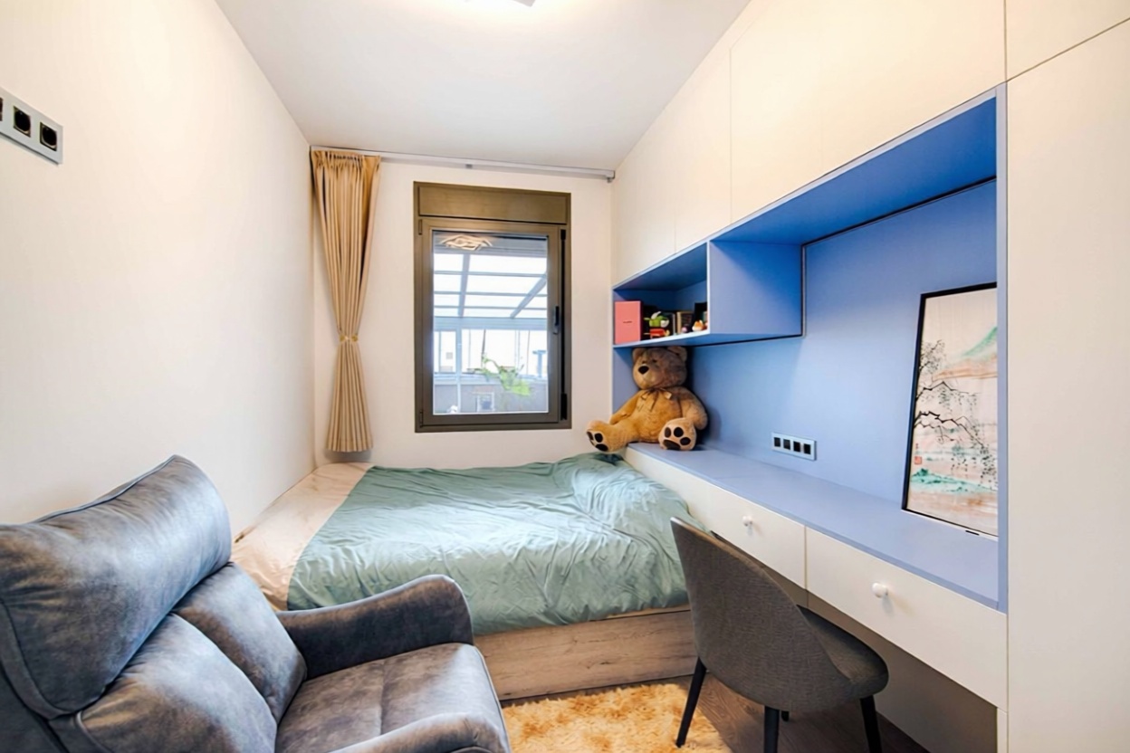 Flat for sale frontline beach in Badalona — Bathroom