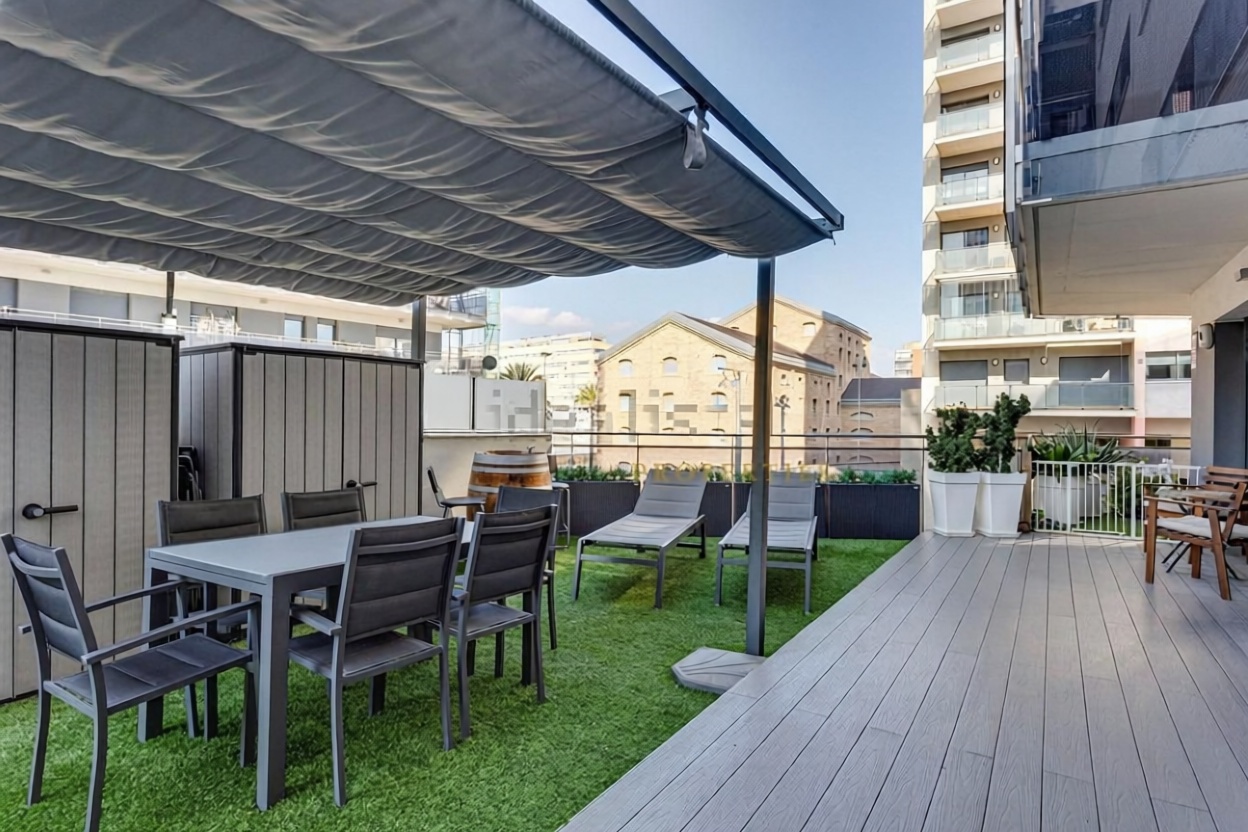 Flat for sale frontline beach in Badalona — Kitchen