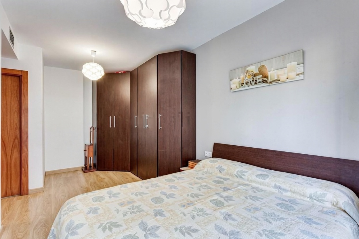 Flat for sale frontline beach in Badalona — Bathroom