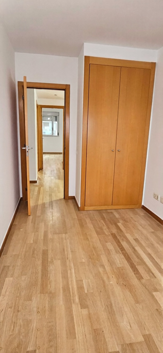 Duplex in erste Strandlinie in Badalona — Bad
