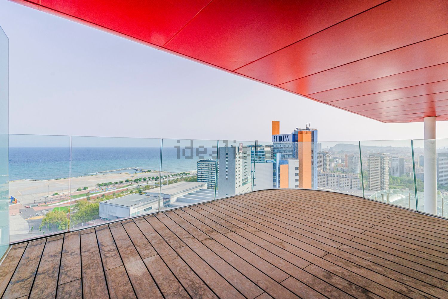 Duplex for sale frontline beach in Barcelona — Sea terrace