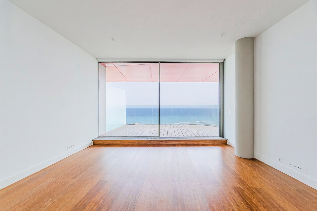 Duplex for sale frontline beach in Barcelona — Bedroom