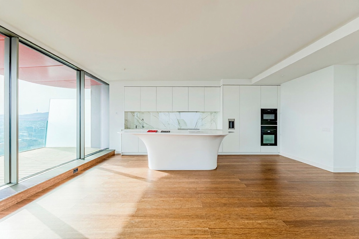 Duplex for sale frontline beach in Barcelona — Kitchen