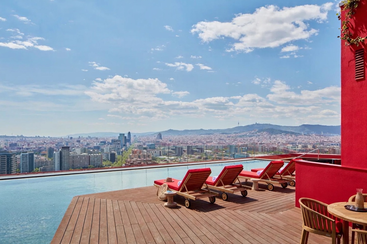 Квартира на продажу на первой линии пляжа в Barcelona — Бассейн