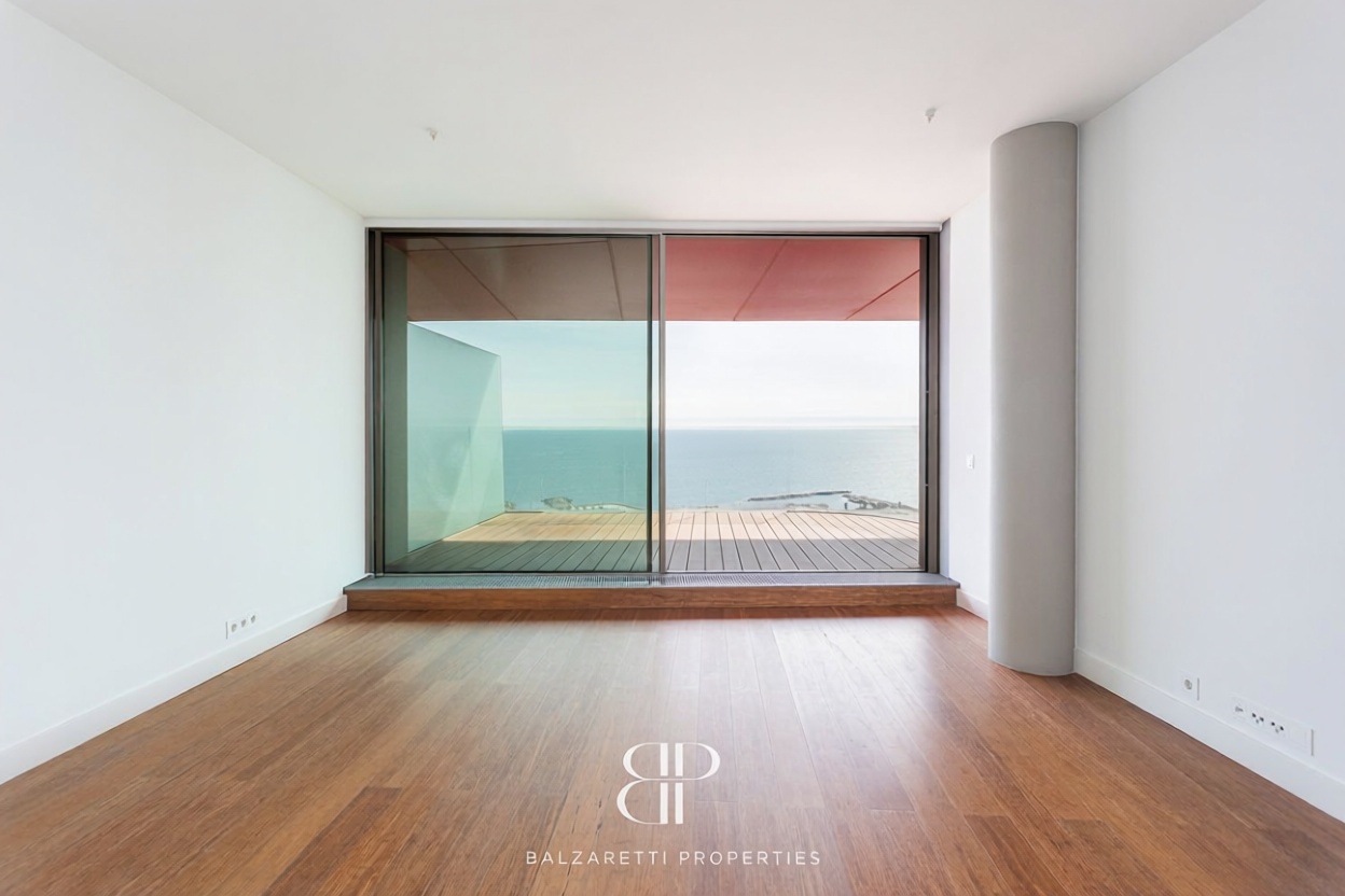 Duplex for sale frontline beach in Barcelona — Bedroom