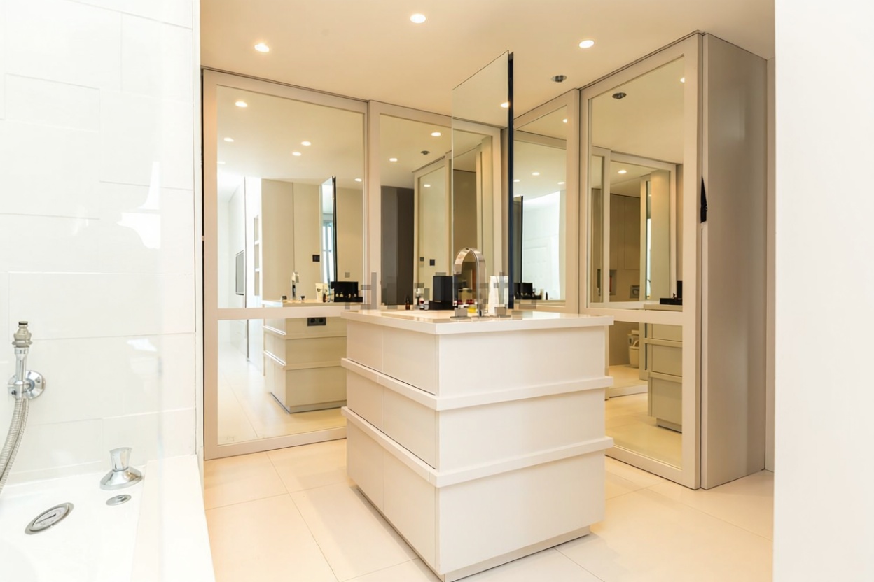 Dúplex en venta en primera línea de playa en Barcelona — Baño
