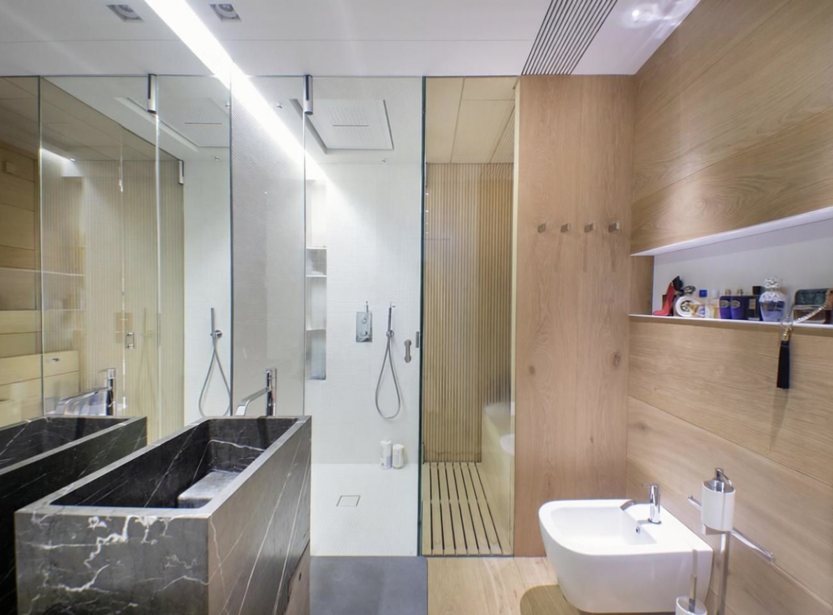 Flat for sale frontline beach in Barcelona — Bathroom