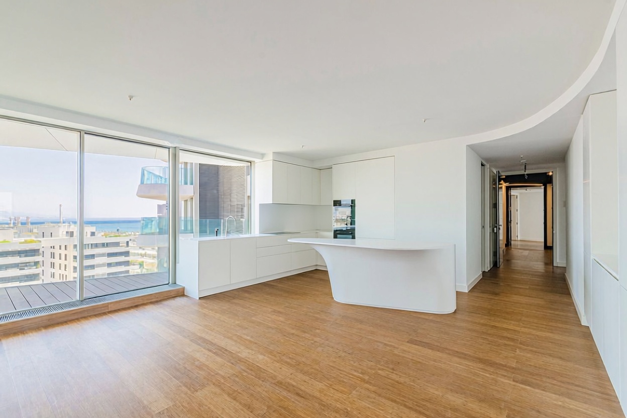Flat for sale frontline beach in Barcelona — Kitchen