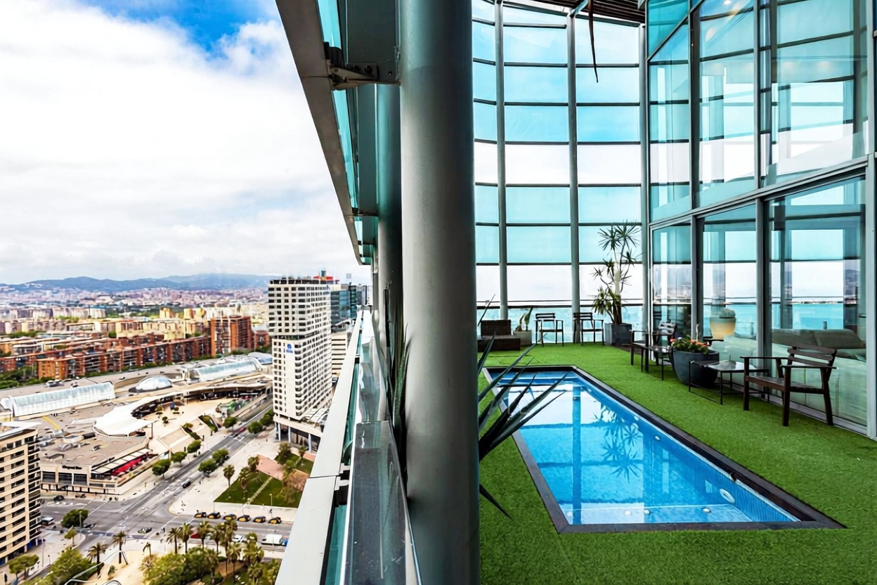 Beachfront duplex in Barcelona