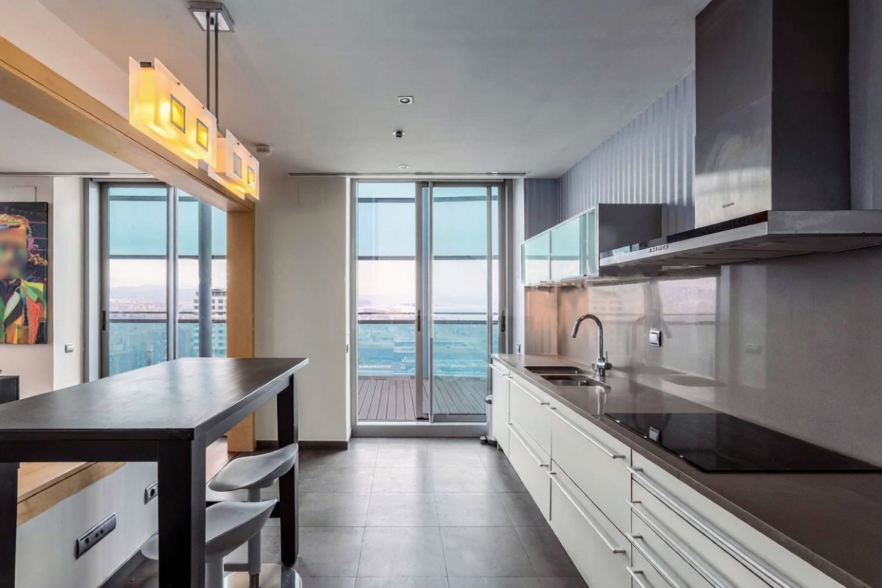 Beachfront duplex in Barcelona — Bathroom