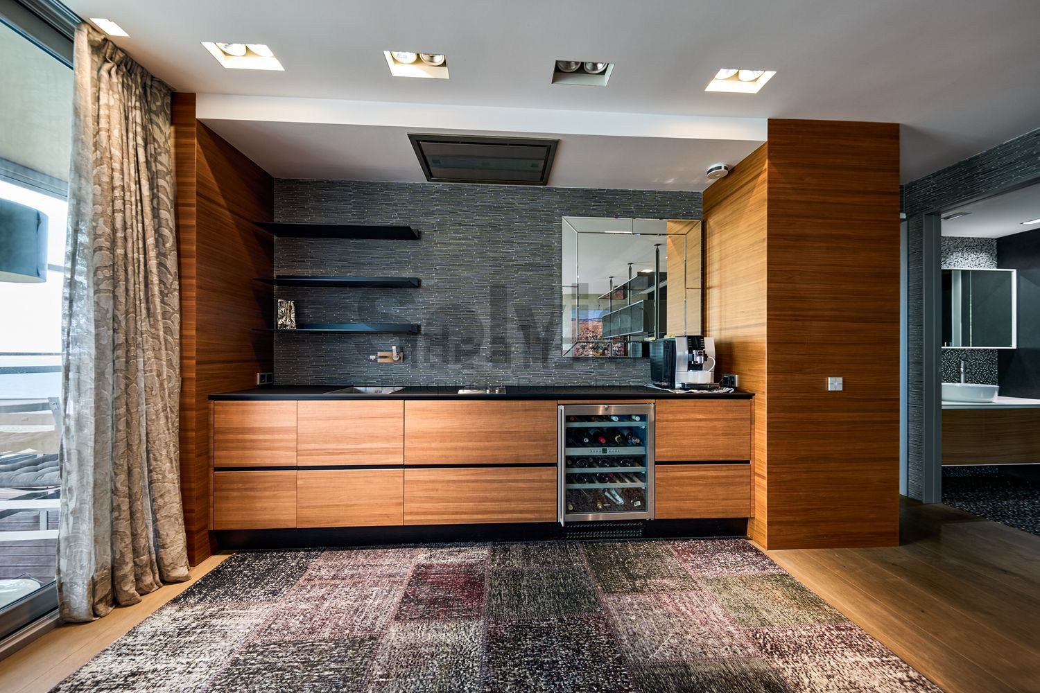 Flat for sale frontline beach in Barcelona — Kitchen