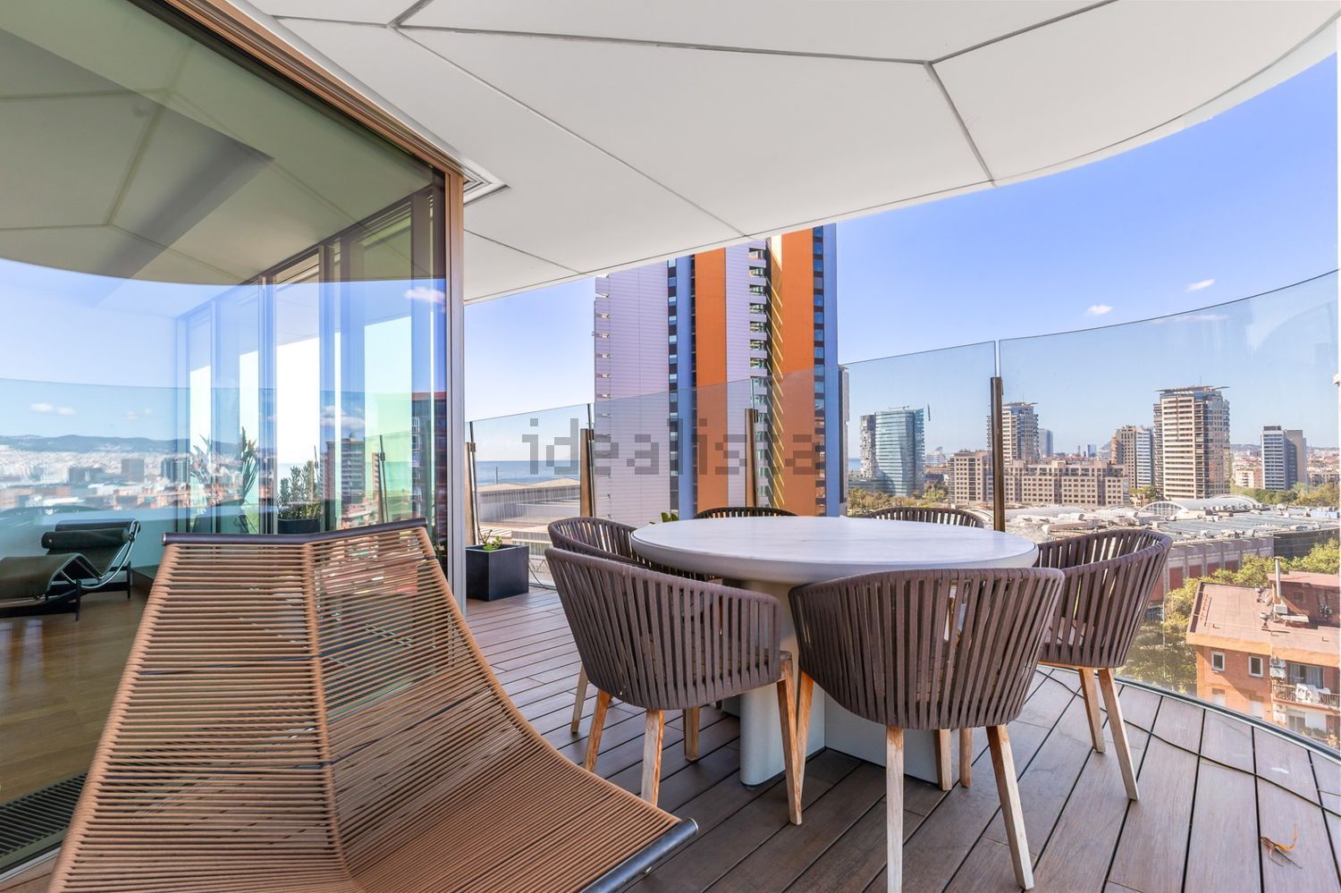 Flat for sale frontline beach in Barcelona