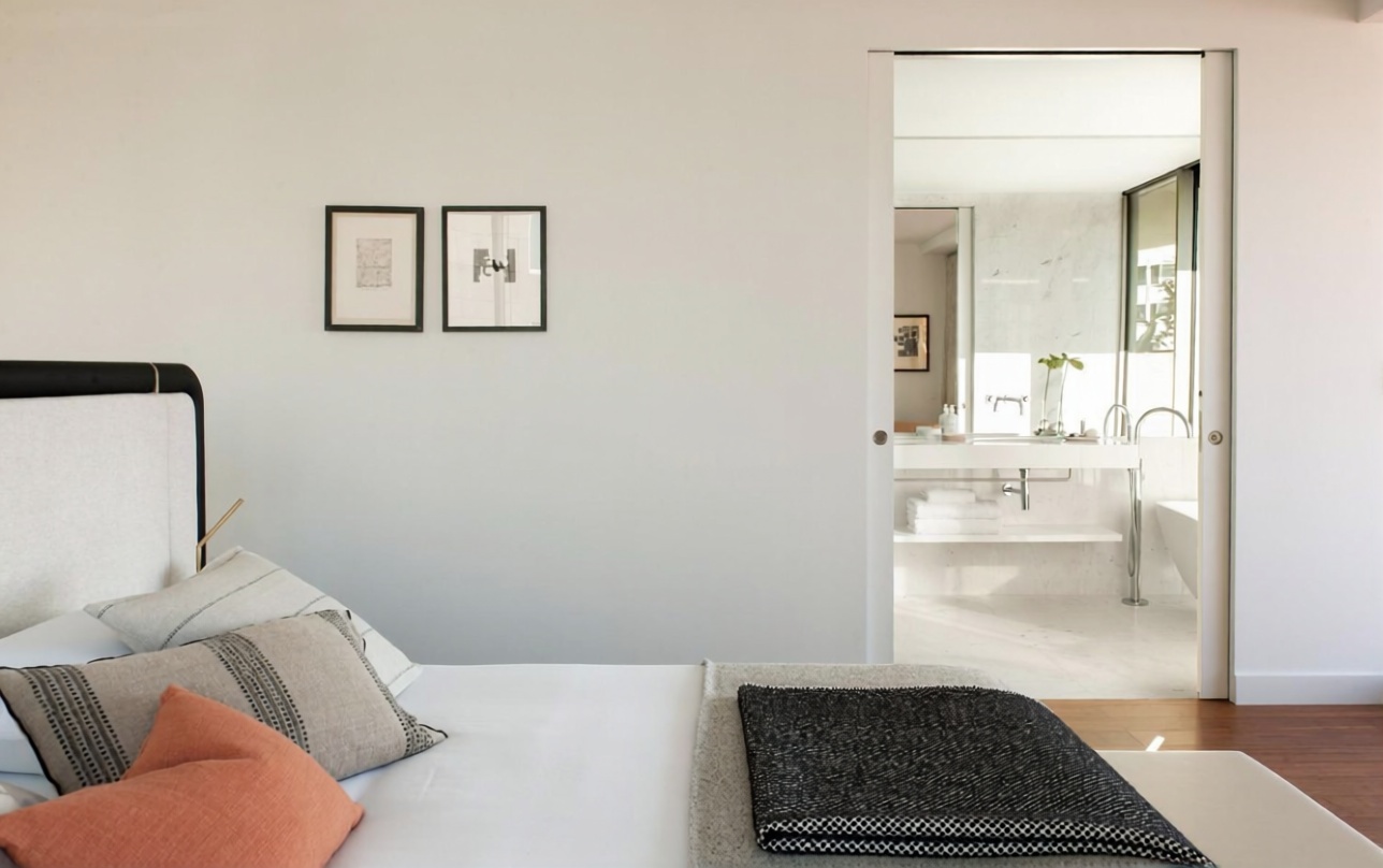 Flat for sale frontline beach in Barcelona — Bedroom