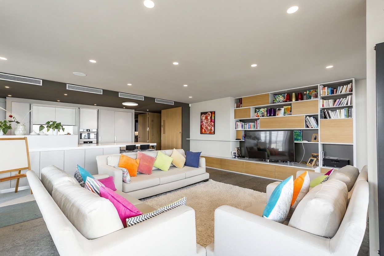 Flat for sale frontline beach in Barcelona — Kitchen