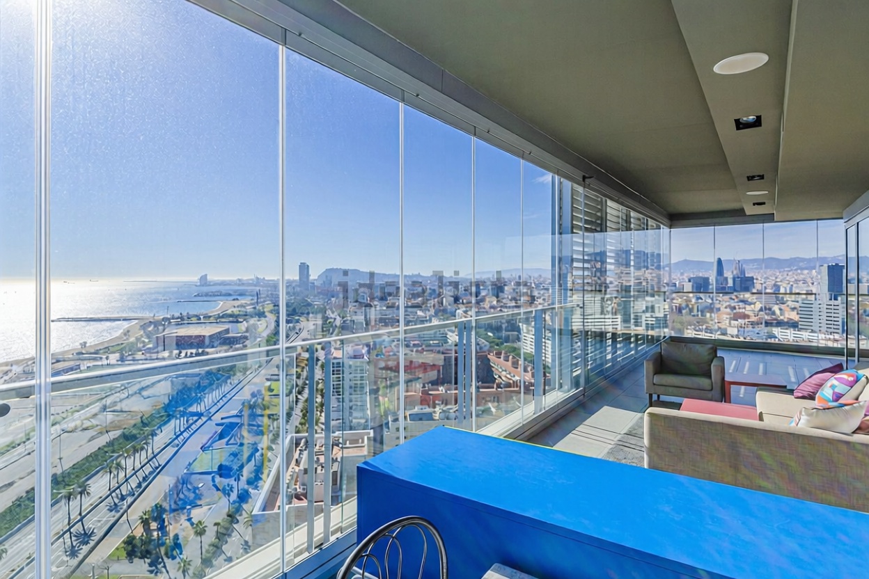 Flat for sale frontline beach in Barcelona