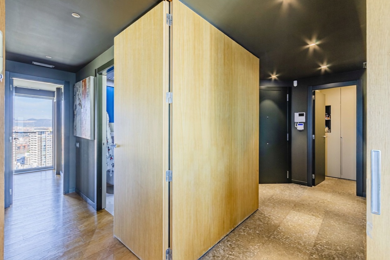 Flat for sale frontline beach in Barcelona — Bedroom
