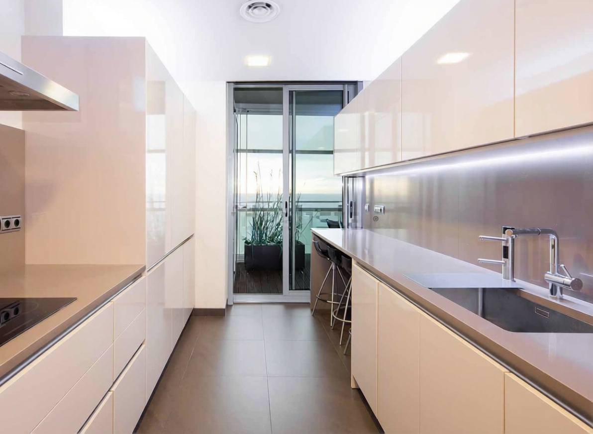 Flat for sale frontline beach in Barcelona — Bedroom