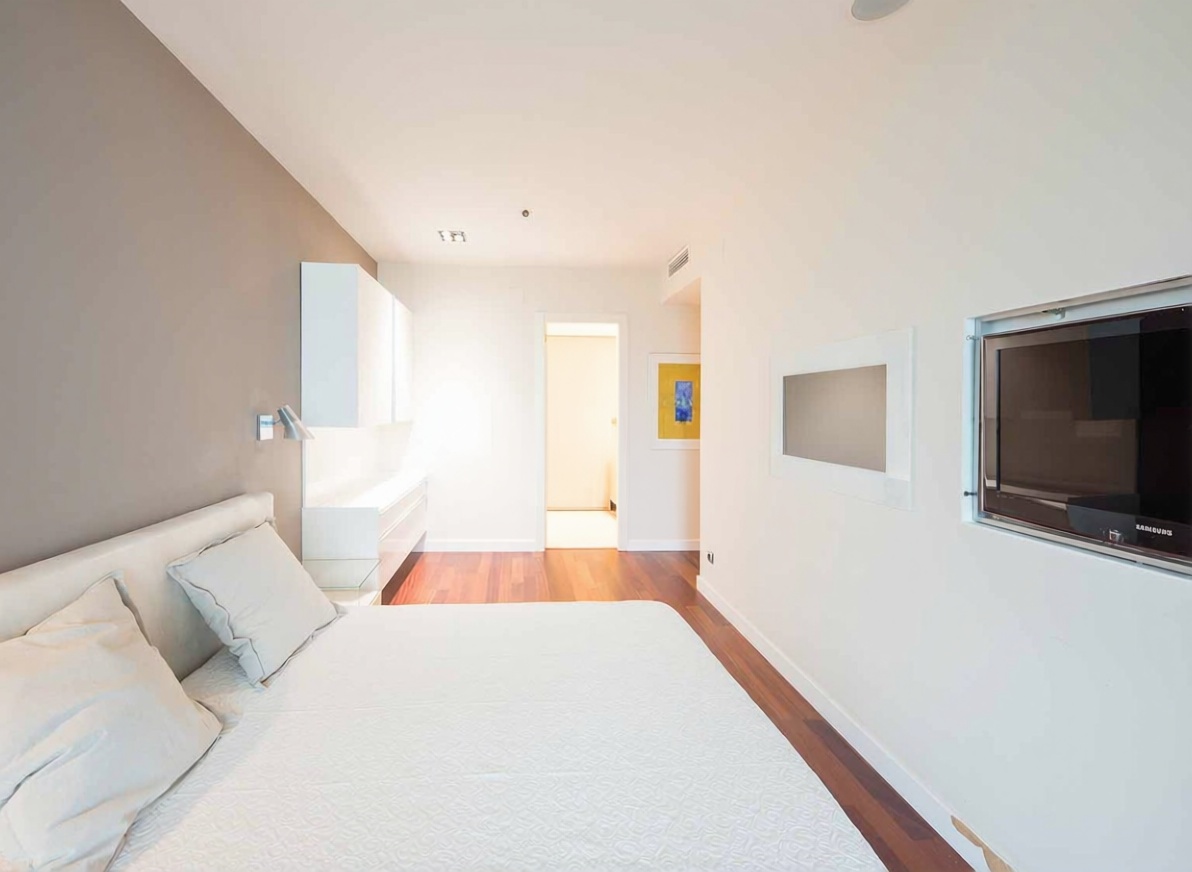 Flat for sale frontline beach in Barcelona — Bathroom