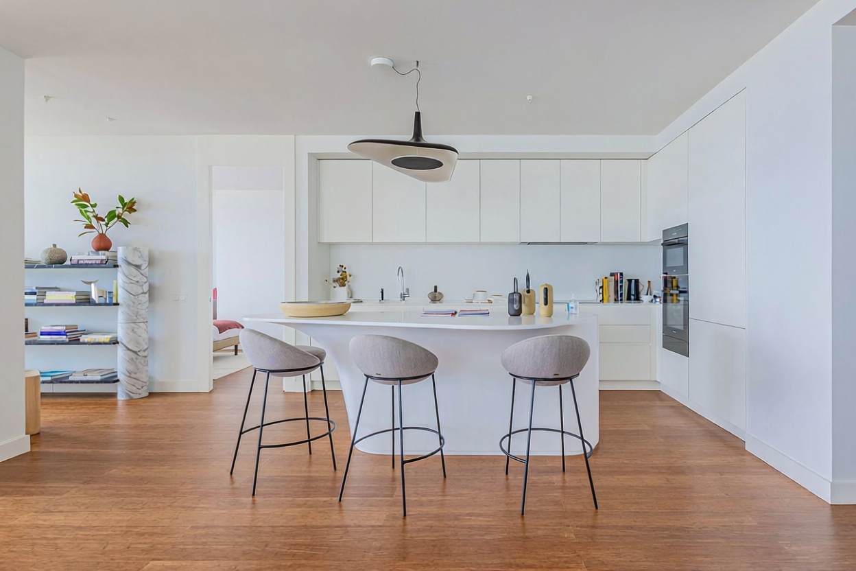 Flat for sale frontline beach in Barcelona — Kitchen
