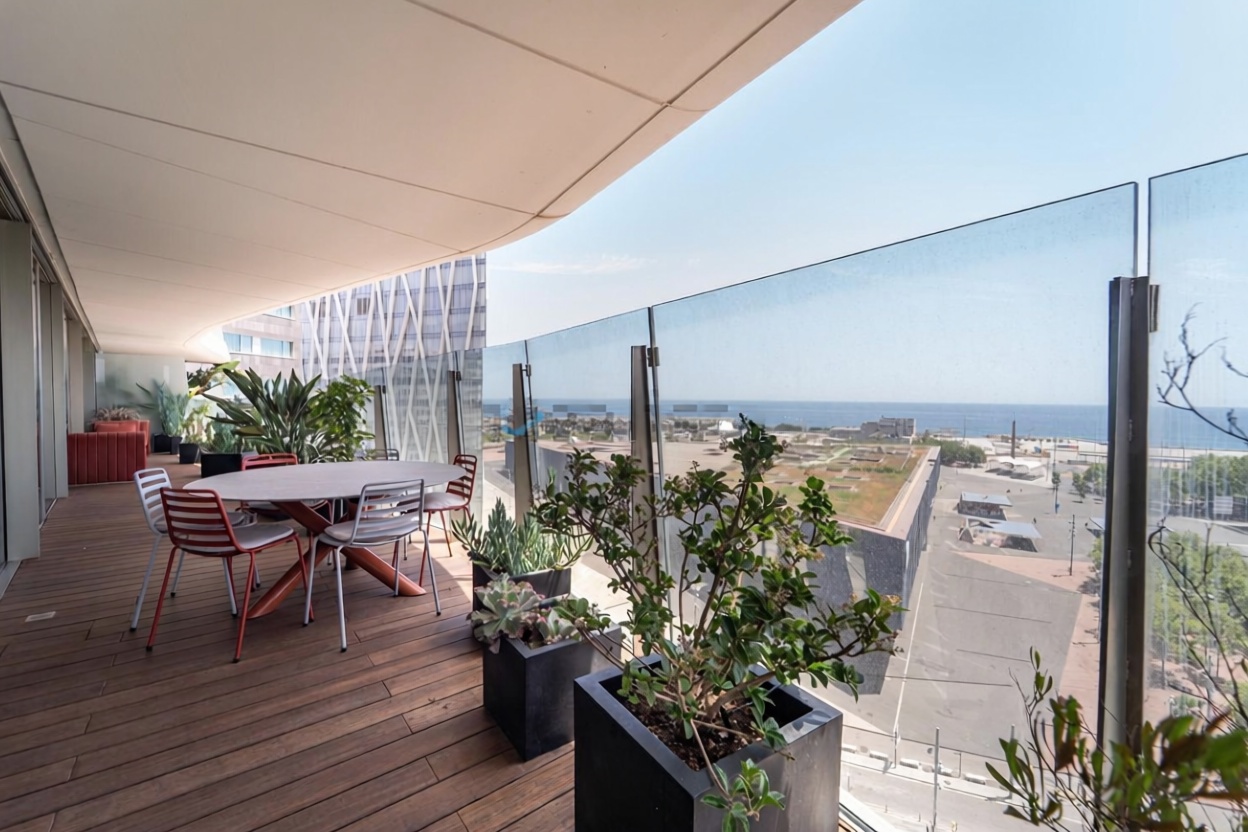 Wohnung zum Verkauf in direkter Strandlage in Barcelona
