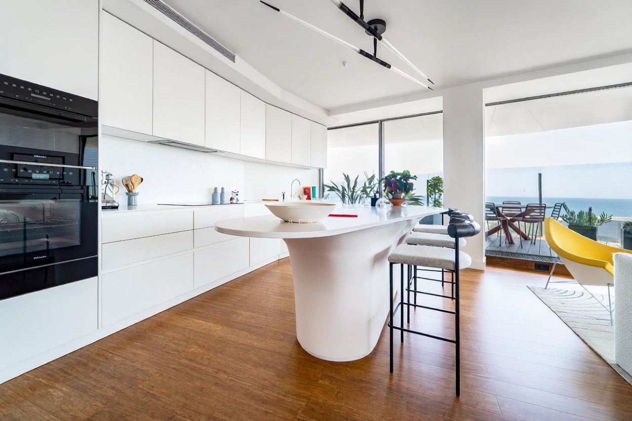Wohnung zum Verkauf in direkter Strandlage in Barcelona — Küche