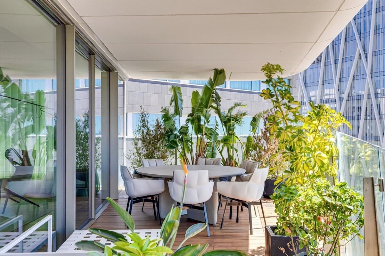 Wohnung zum Verkauf in direkter Strandlage in Barcelona — Meerterrasse