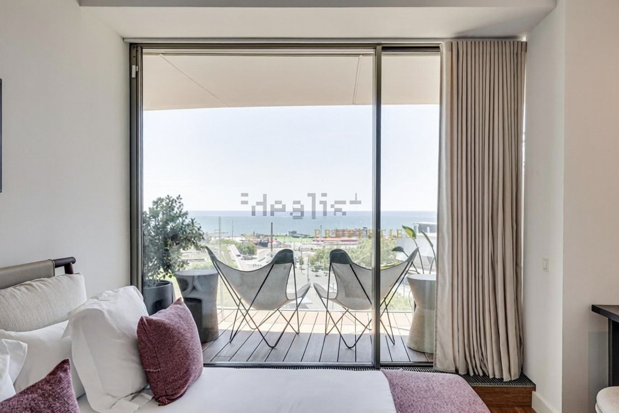 Wohnung zum Verkauf in direkter Strandlage in Barcelona — Bad