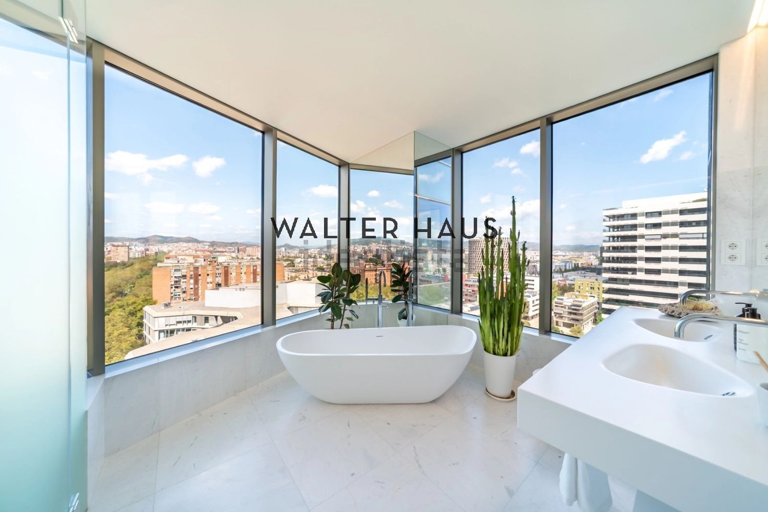 Wohnung zum Verkauf in direkter Strandlage in Barcelona — Bad