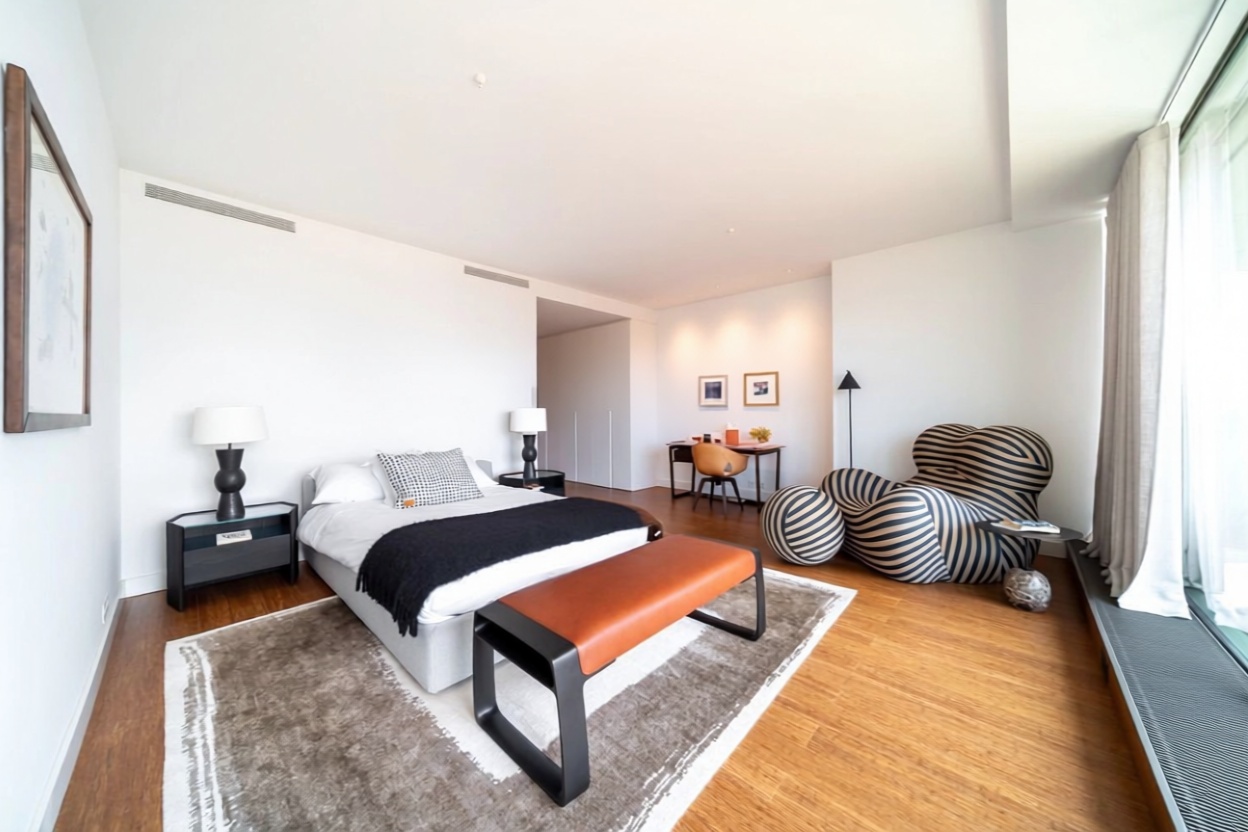 Wohnung zum Verkauf in direkter Strandlage in Barcelona — Schlafzimmer