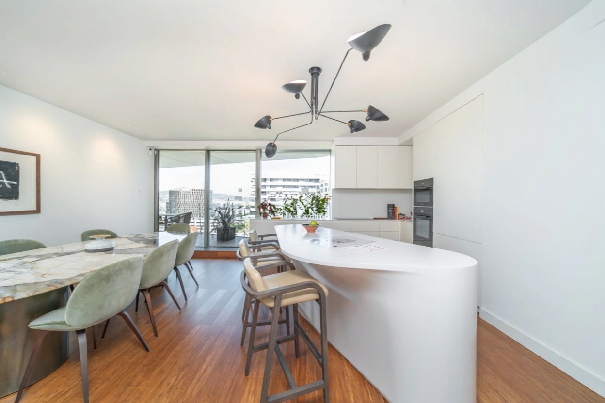 Wohnung zum Verkauf in direkter Strandlage in Barcelona — Küche