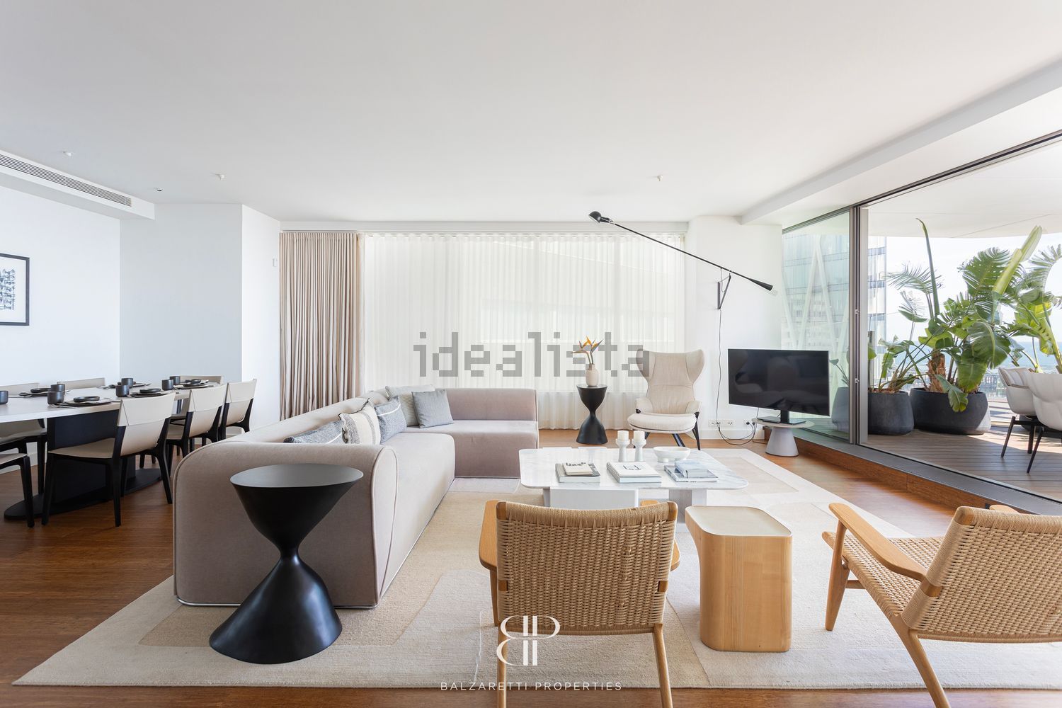 Wohnung zum Verkauf in direkter Strandlage in Barcelona — Wohnzimmer