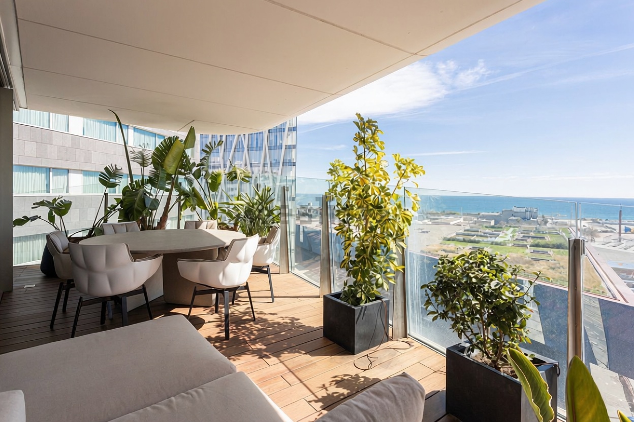Wohnung zum Verkauf in direkter Strandlage in Barcelona — Meerterrasse