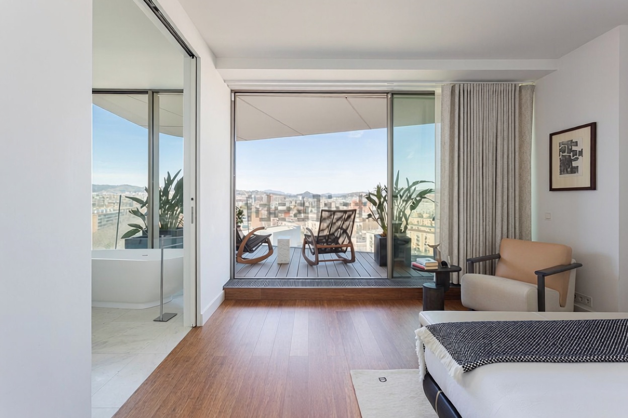 Wohnung zum Verkauf in direkter Strandlage in Barcelona — Schlafzimmer