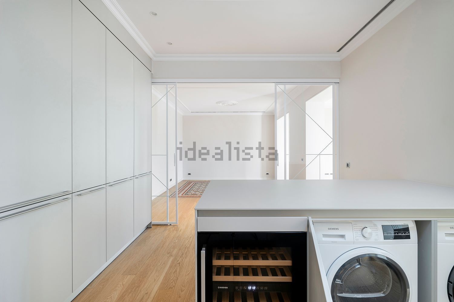 Wohnung zum Verkauf in direkter Strandlage in Barcelona — Meerblick