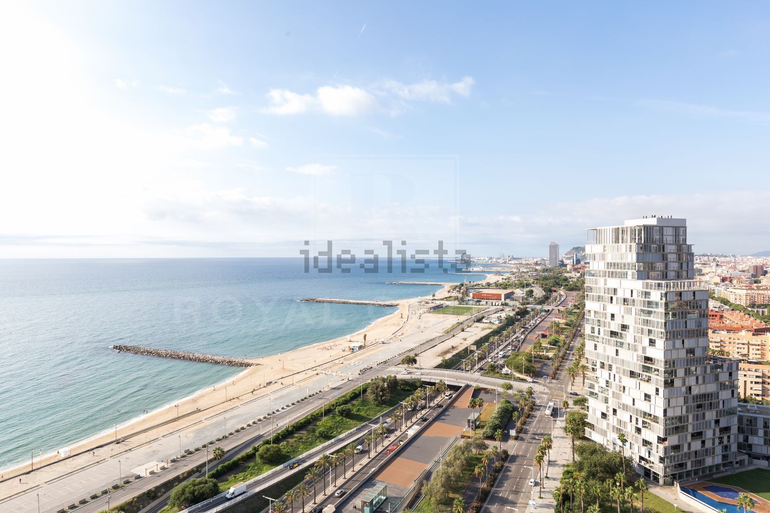 Wohnung zum Verkauf in direkter Strandlage in Barcelona — Meerblick