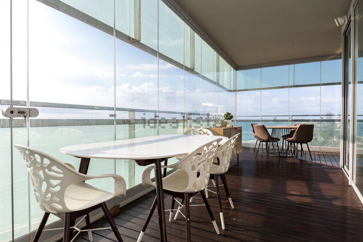 Wohnung zum Verkauf in direkter Strandlage in Barcelona
