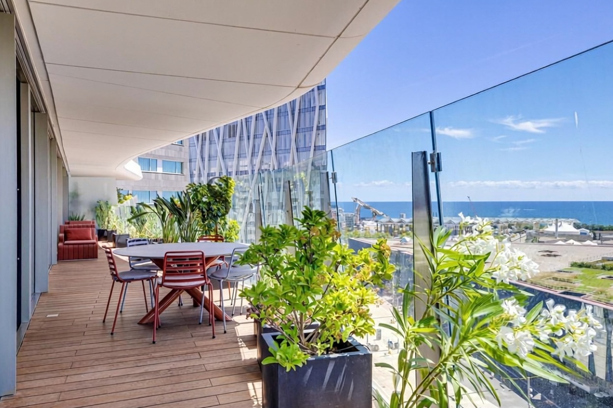 Wohnung zum Verkauf in direkter Strandlage in Barcelona
