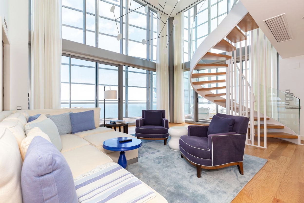 Duplex in erste Strandlinie in Barcelona — Wohnzimmer