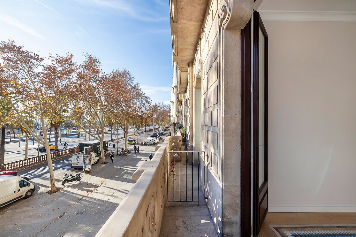 Wohnung zum Verkauf in direkter Strandlage in Barcelona — Meerterrasse