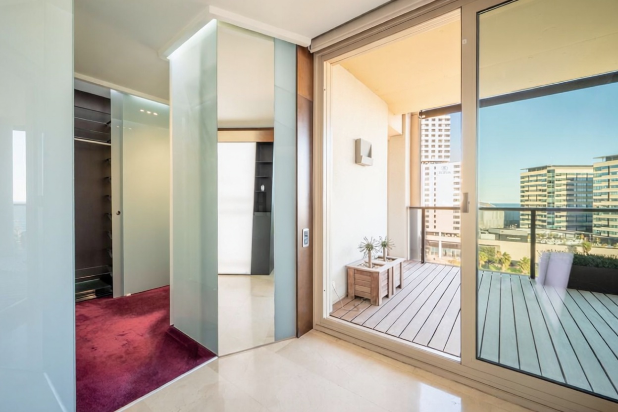 Wohnung zum Verkauf in direkter Strandlage in Barcelona — Bad