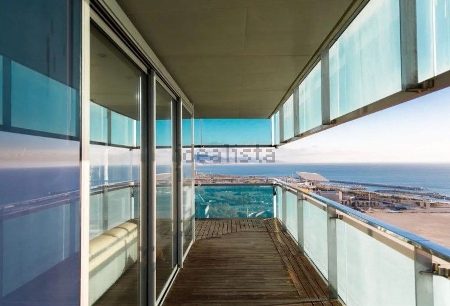 Wohnung zum Verkauf in direkter Strandlage in Barcelona