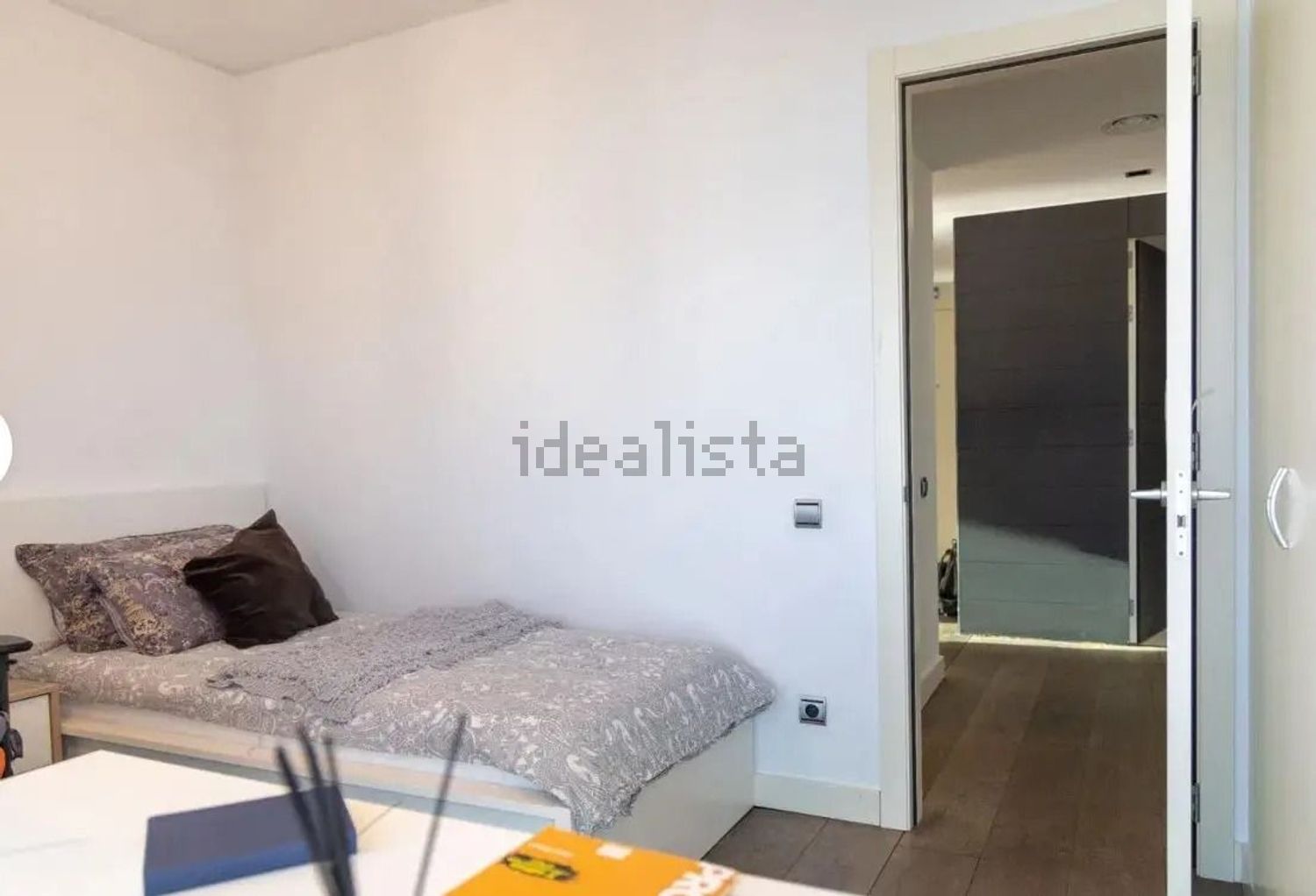 Wohnung zum Verkauf in direkter Strandlage in Barcelona — Schlafzimmer