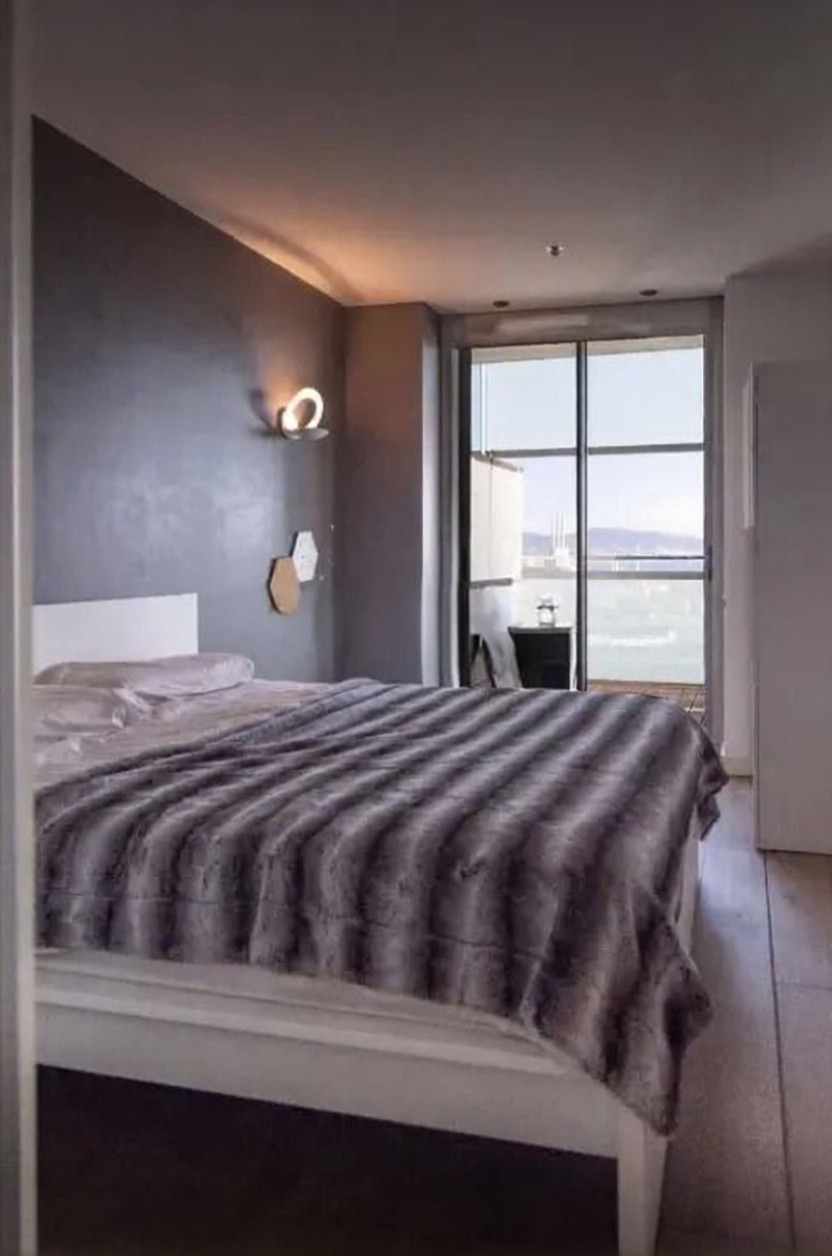 Wohnung zum Verkauf in direkter Strandlage in Barcelona — Schlafzimmer