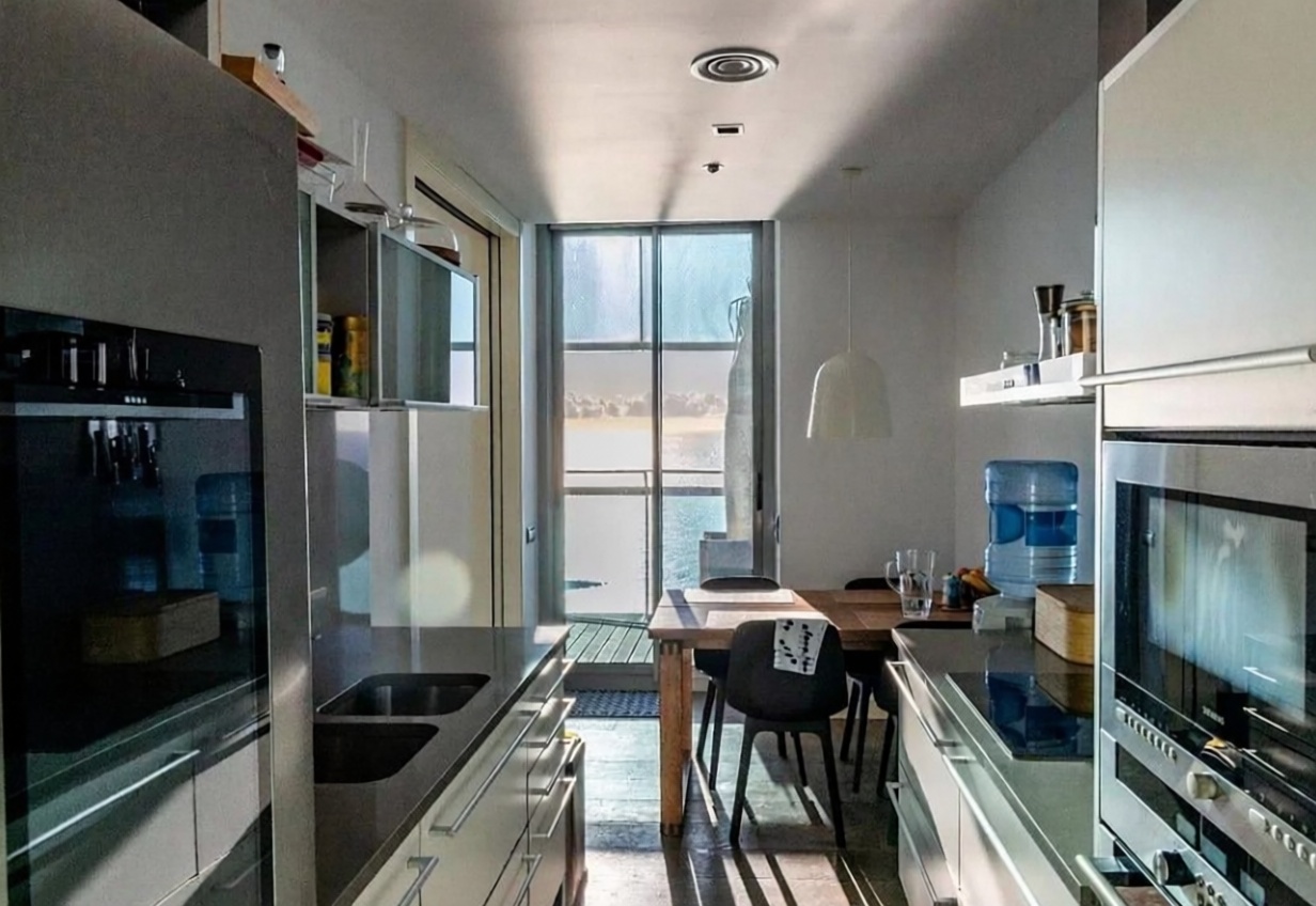 Wohnung zum Verkauf in direkter Strandlage in Barcelona — Küche