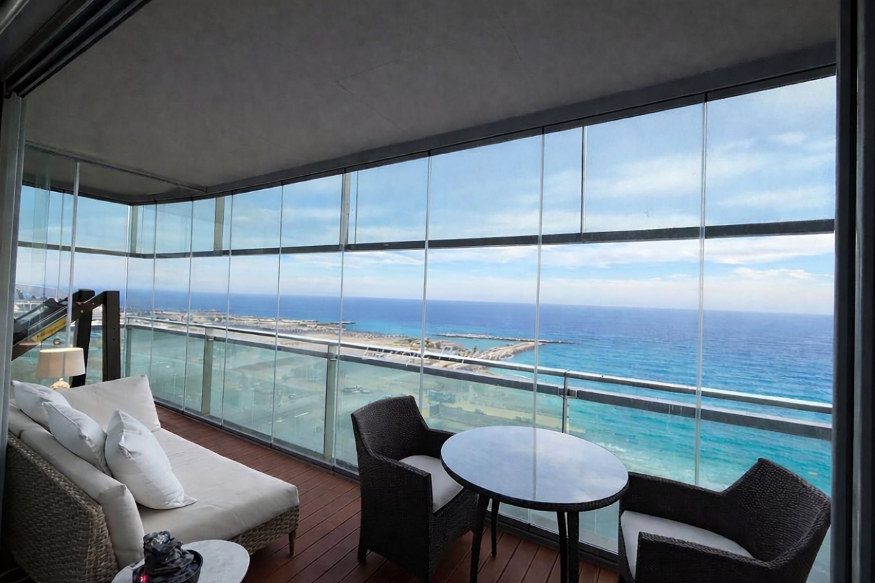 Wohnung zum Verkauf in direkter Strandlage in Barcelona — Meerterrasse