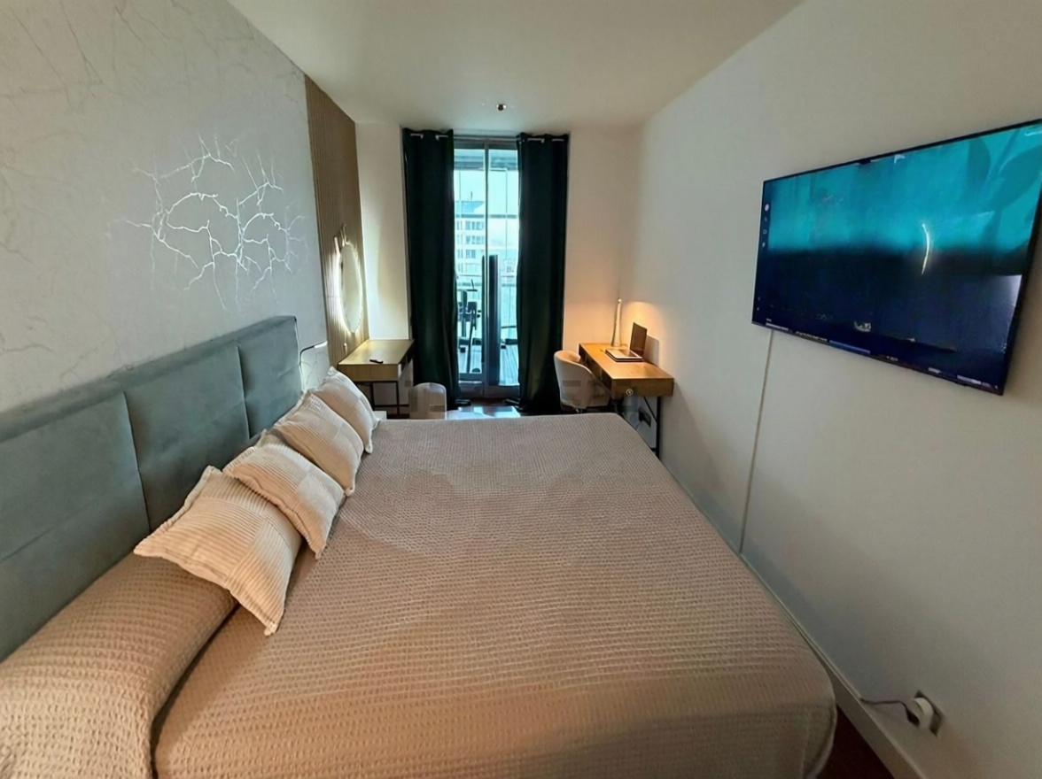Wohnung zum Verkauf in direkter Strandlage in Barcelona — Schlafzimmer